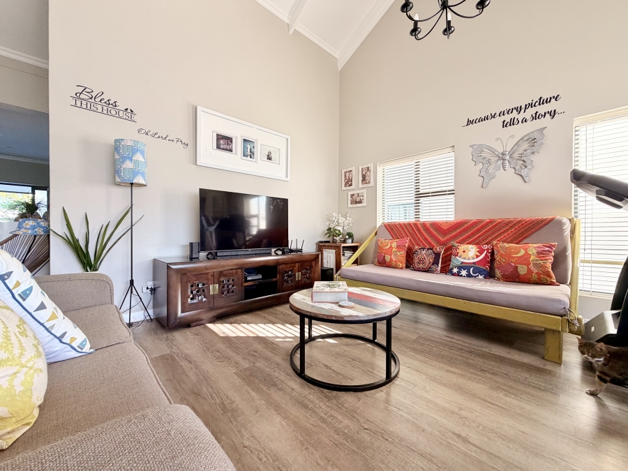 3 Bedroom Property for Sale in Sandbaai Western Cape